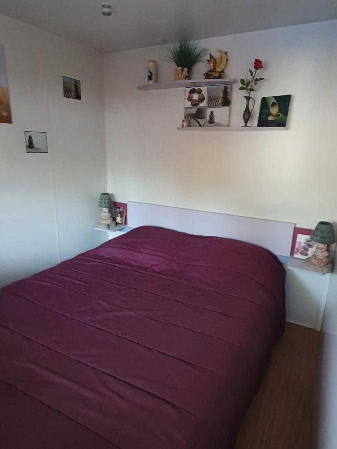 Rose 27 Hotel Aups Bagian luar foto